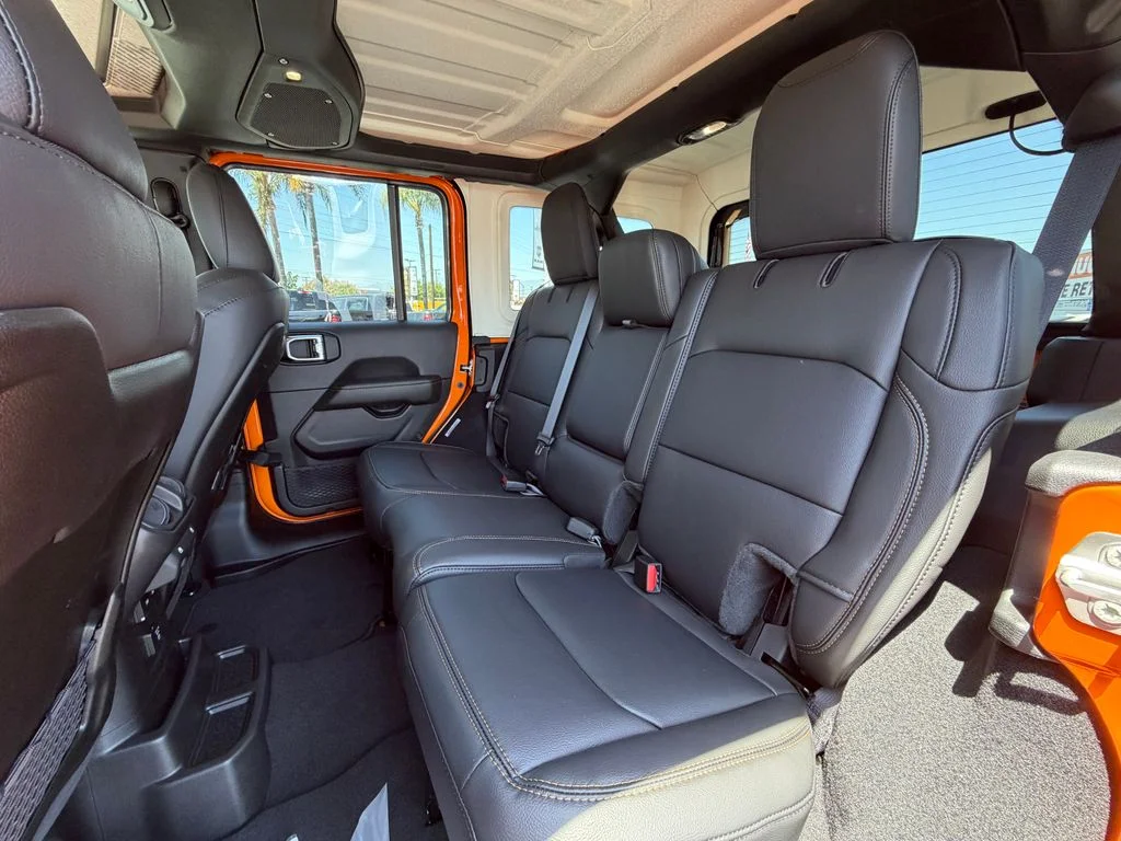 New 2025 Joose Exterior Paint Jeep Sahara image 20