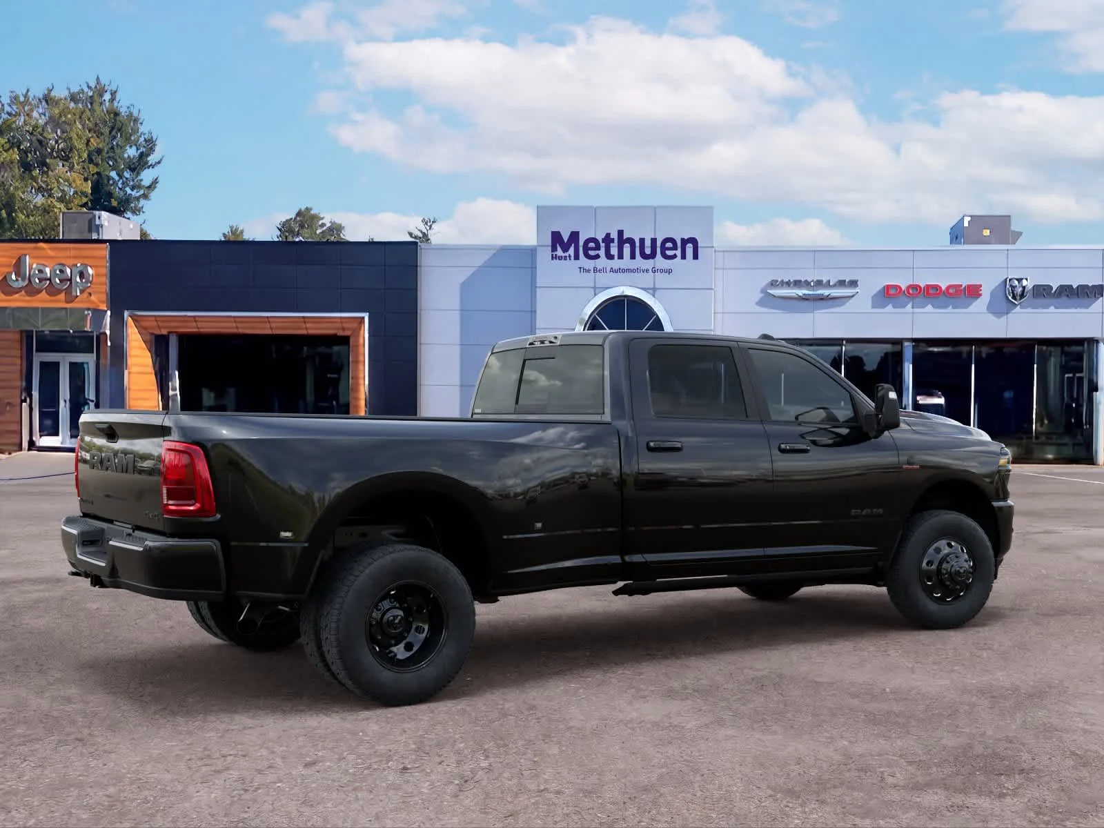New 2027 Diamond Black Crystal Pearl-Coat Exterior Paint RAM Laramie image 4