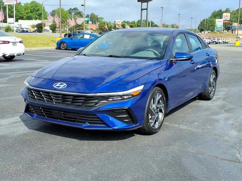Used 2025 Blue Hyundai SEL Convenience image 1