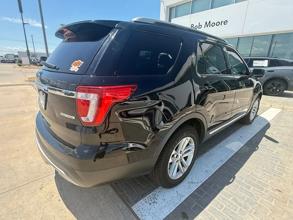 Used 2016 Black Ford XLT image 6