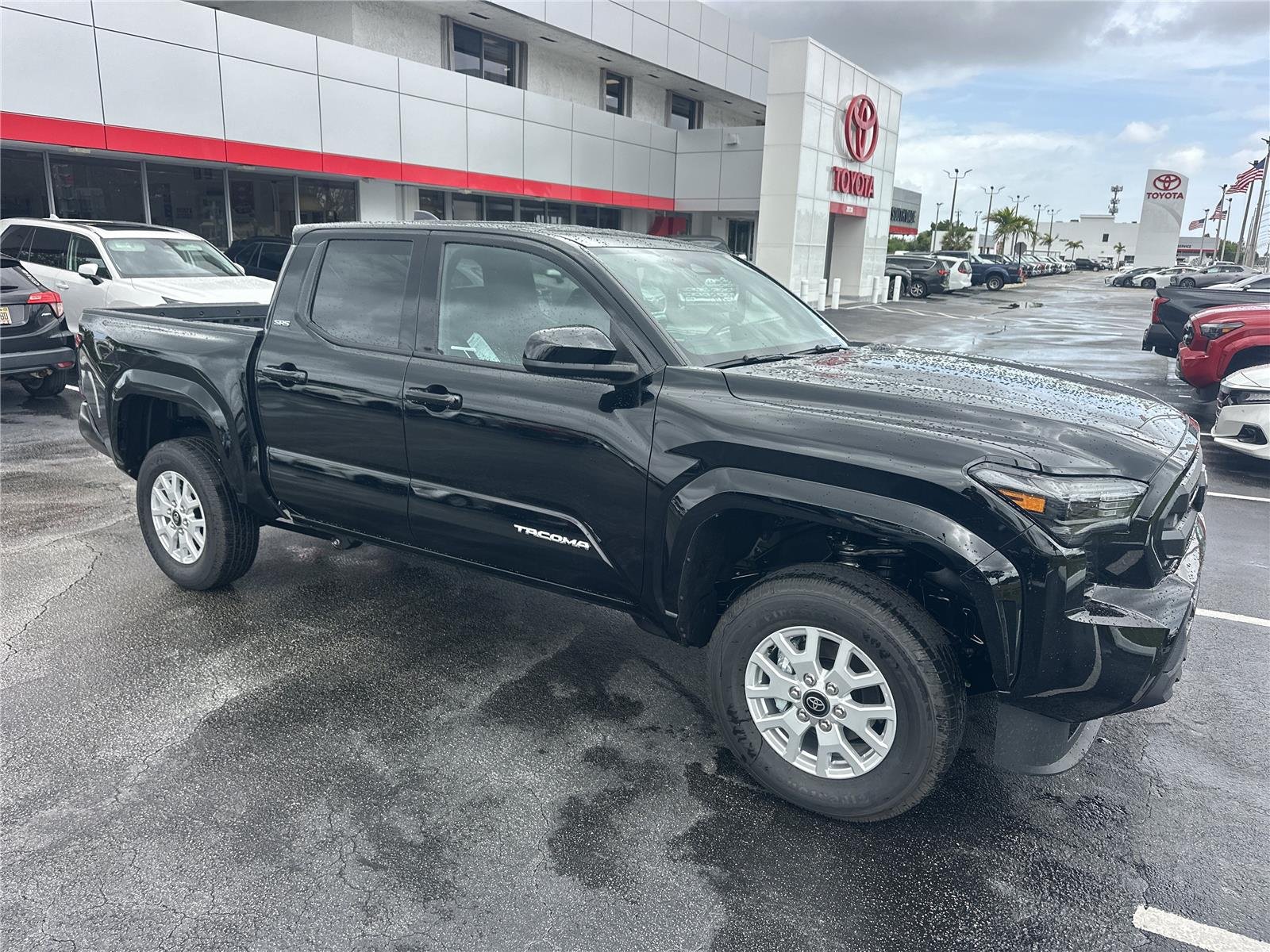 View vehicle photo 3