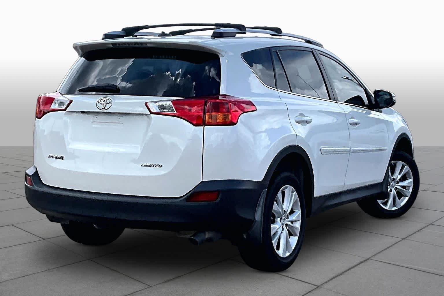 Used 2013 Blizzard Pearl Toyota Limited image 13