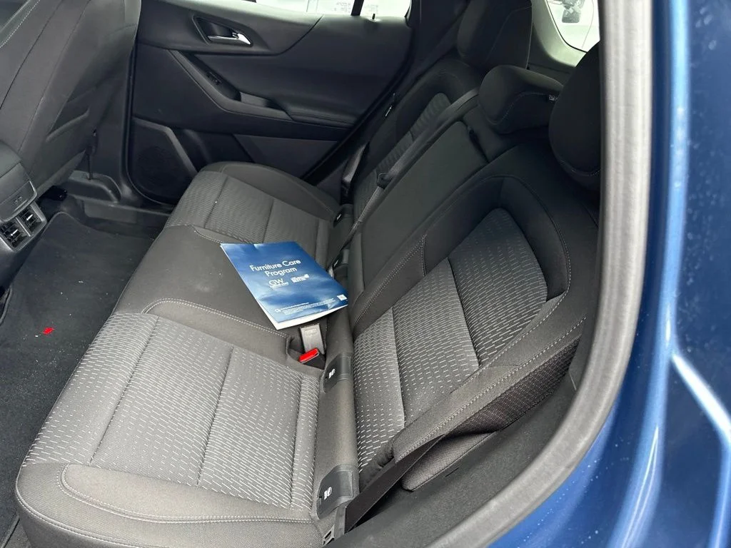Used 2025 Lakeshore Blue Chevrolet LT image 8