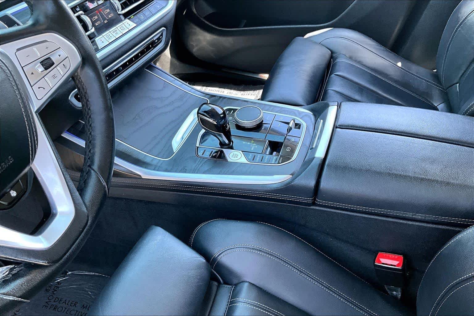 Used 2021 Dark Graphite Metallic BMW xDrive40i image 15