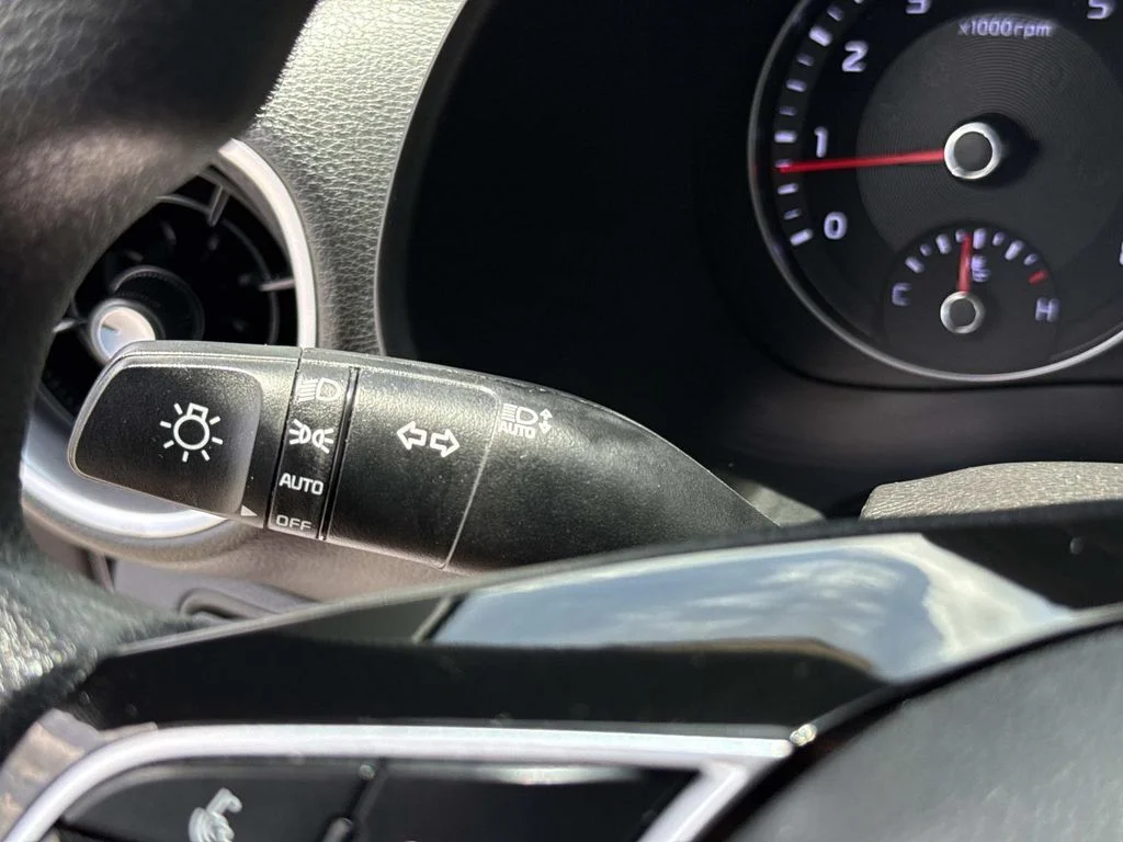 Used 2022 Gray Kia LXS image 38