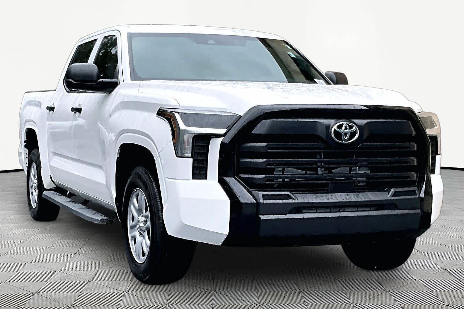 Used 2025 Ice Cap Toyota SR image 3