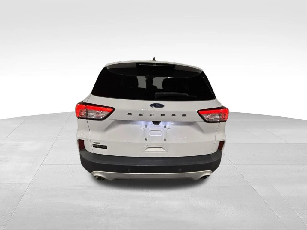 Used 2022 White Ford SE image 4