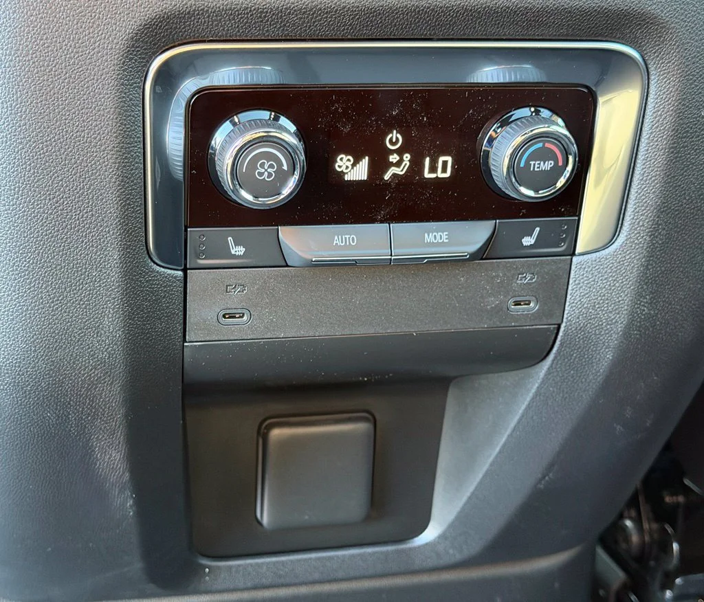 2026 Chevrolet Suburban High Country - Photo 38