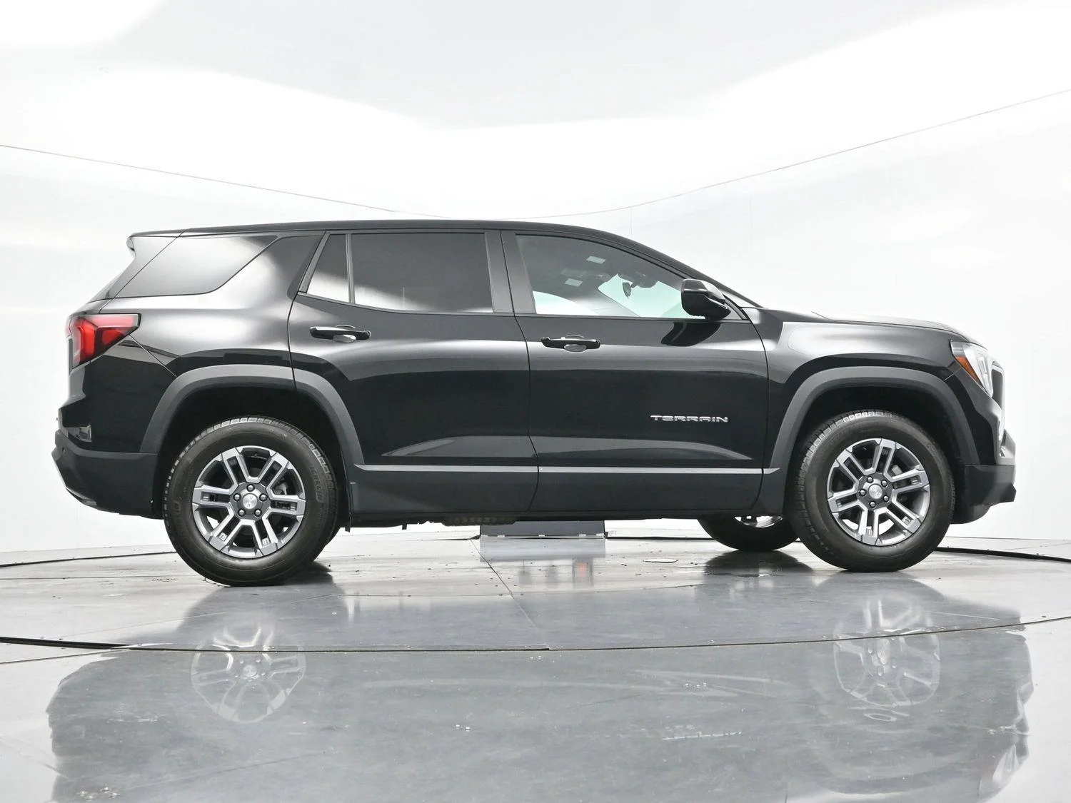 Used 2025 Ebony Twilight Metallic GMC Elevation image 48