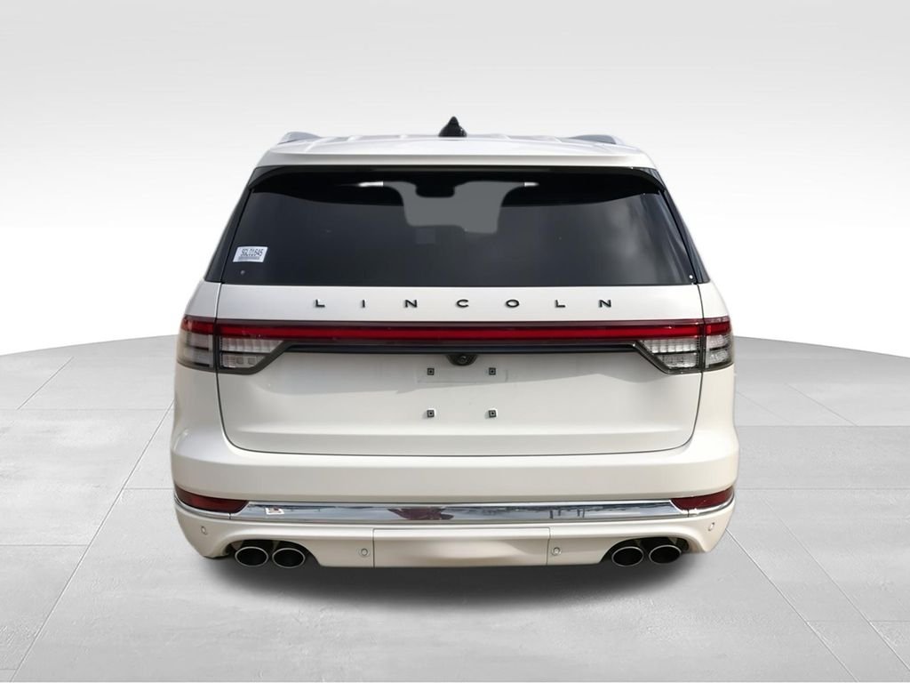 Used 2025 White Lincoln Black Label image 7