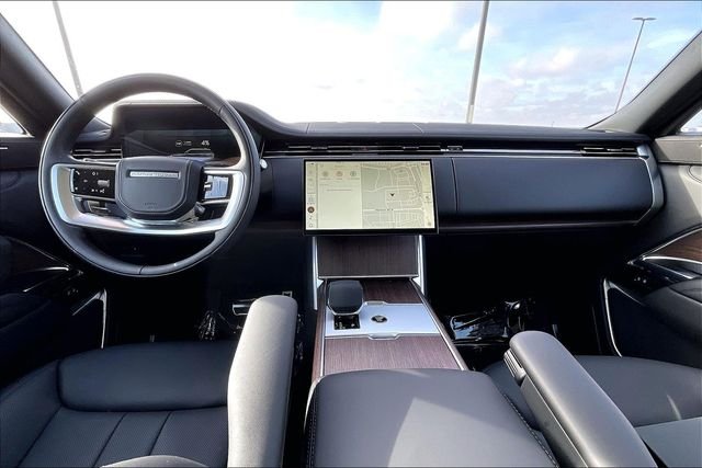 New 2026 Fuji White Land Rover SE image 5