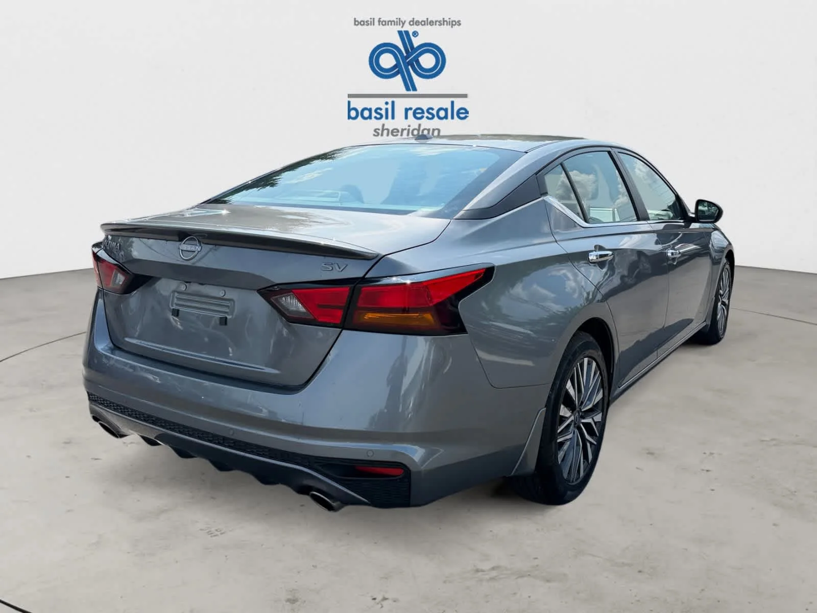 Used 2024 Gun Metallic Nissan 2.5 SV image 6