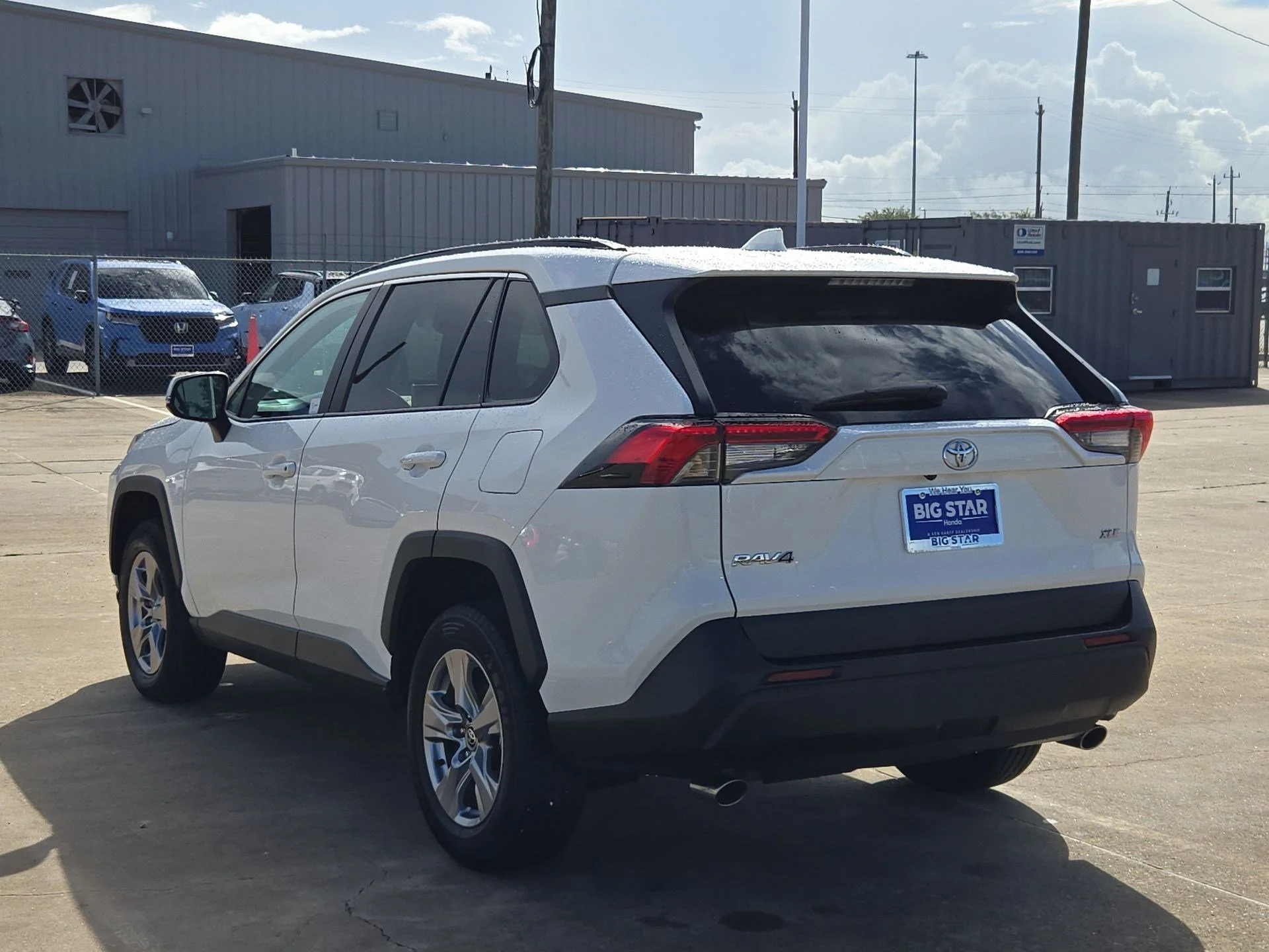 Used 2024 Wind Chill Pearl Toyota XLE image 5