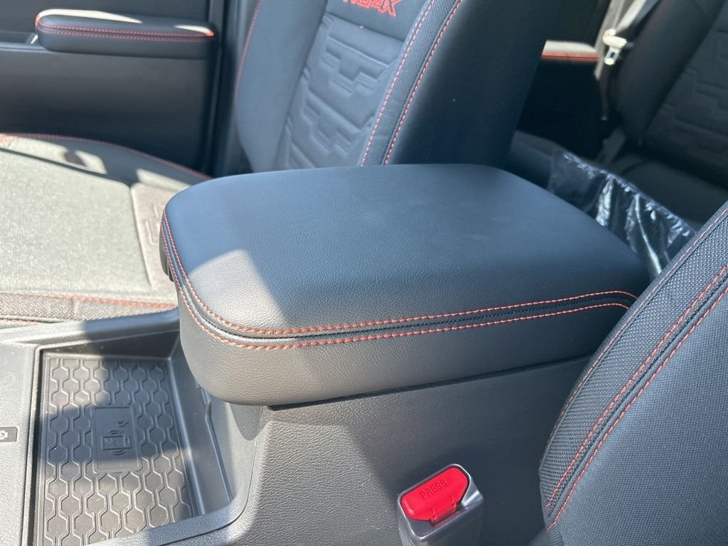 2025 Nissan Frontier PRO-4X - Photo 32