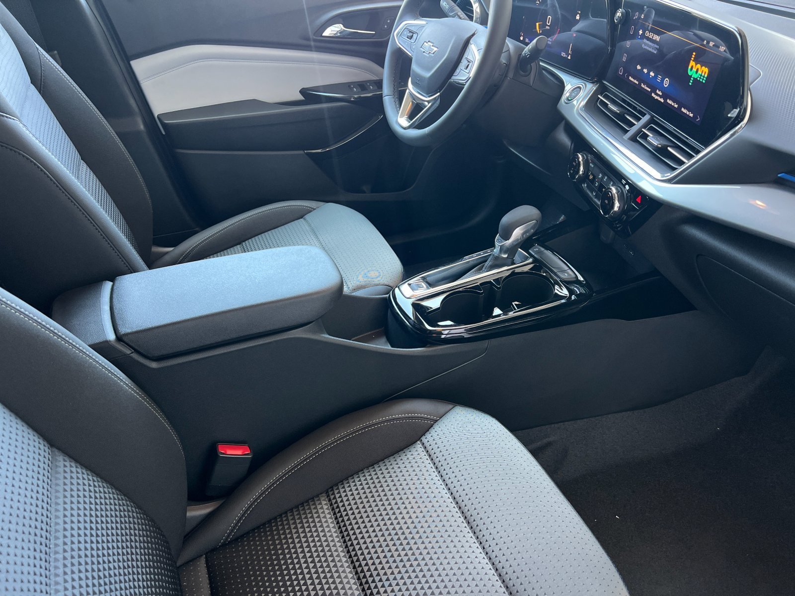 2026 Chevrolet Trax LT - Photo 16
