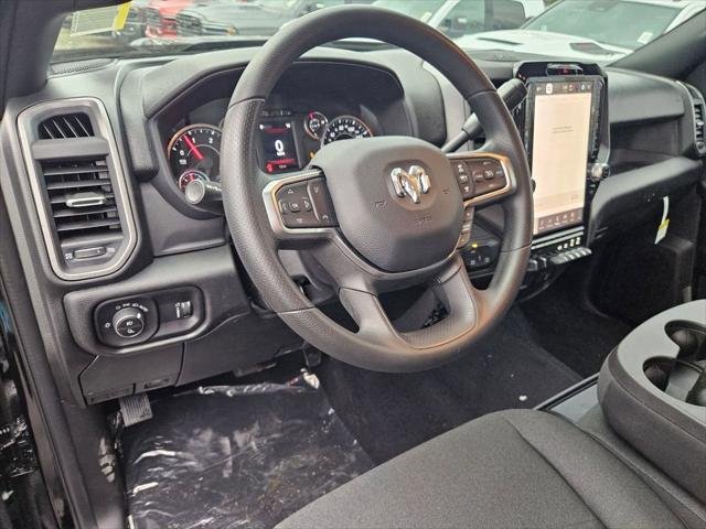 New 2026 Diamond Black Crystal Pearl-Coat Exterior Paint RAM TRADESMAN image 13