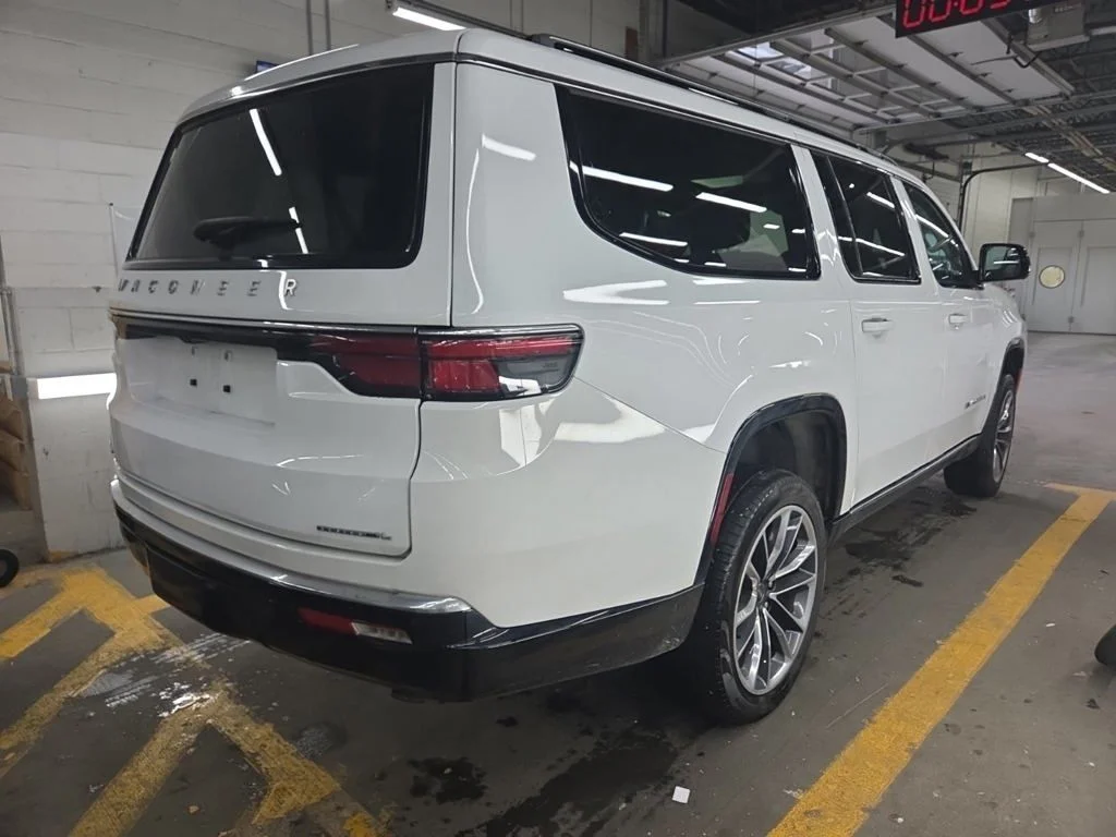 Used 2023 White Jeep Series III image 12
