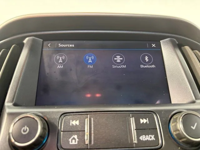 Used 2019 White Chevrolet Z71 image 25
