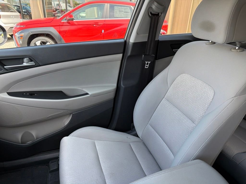 Used 2017 Gray Hyundai Sport image 29