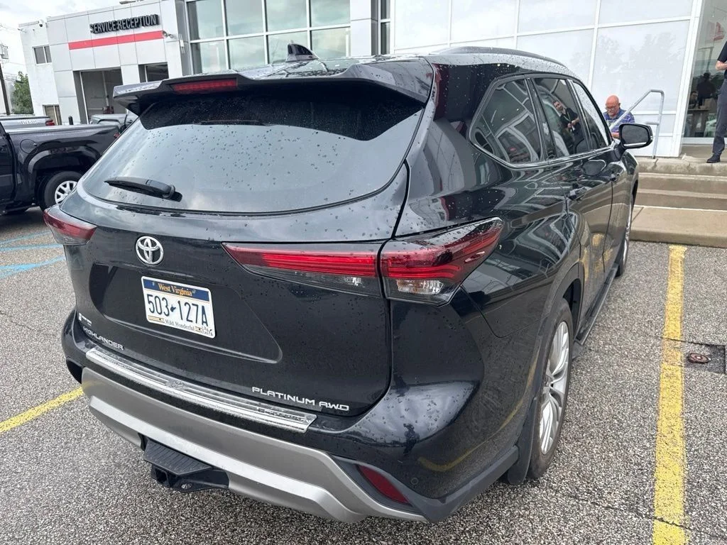 Used 2025 Black Toyota Platinum image 38
