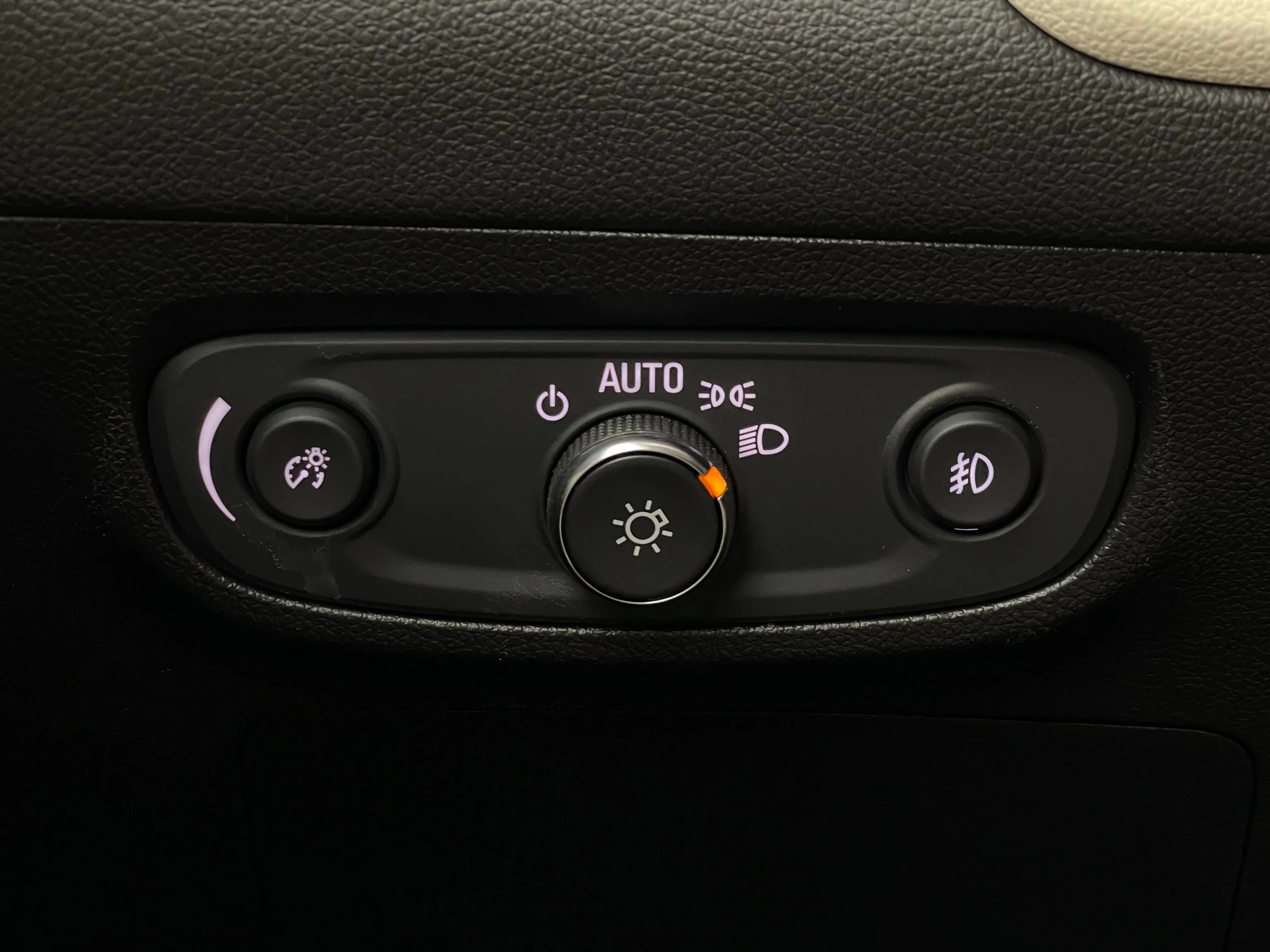 Used 2020 DARK MOON BLUE METALLIC Buick Essence image 24