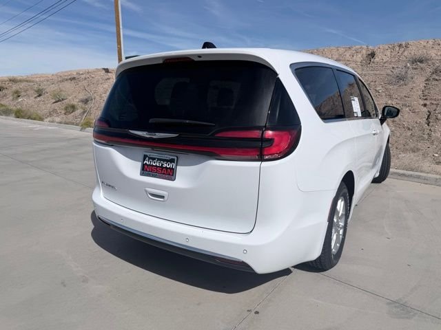 2024 Chrysler Pacifica Touring L - Photo 8