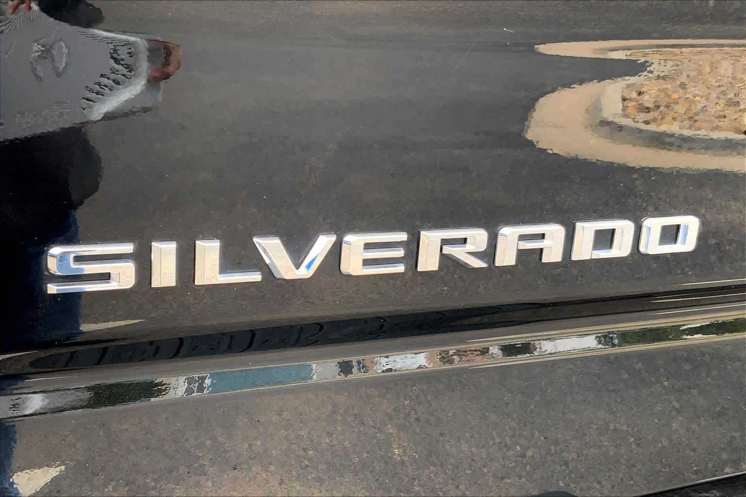 Used 2024 Black Chevrolet ZR2 image 31