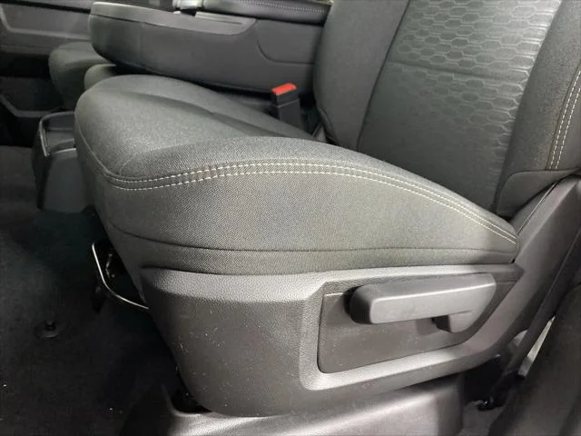 New 2026 Molten Red Pearl-Coat Exterior Paint RAM TRADESMAN image 11