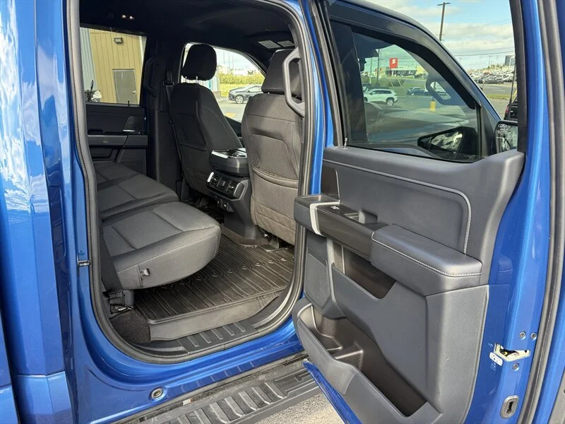 Used 2022 Blue Ford XLT image 15