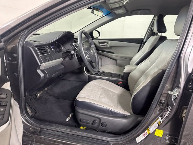 Used 2016 Gray Toyota SE image 11