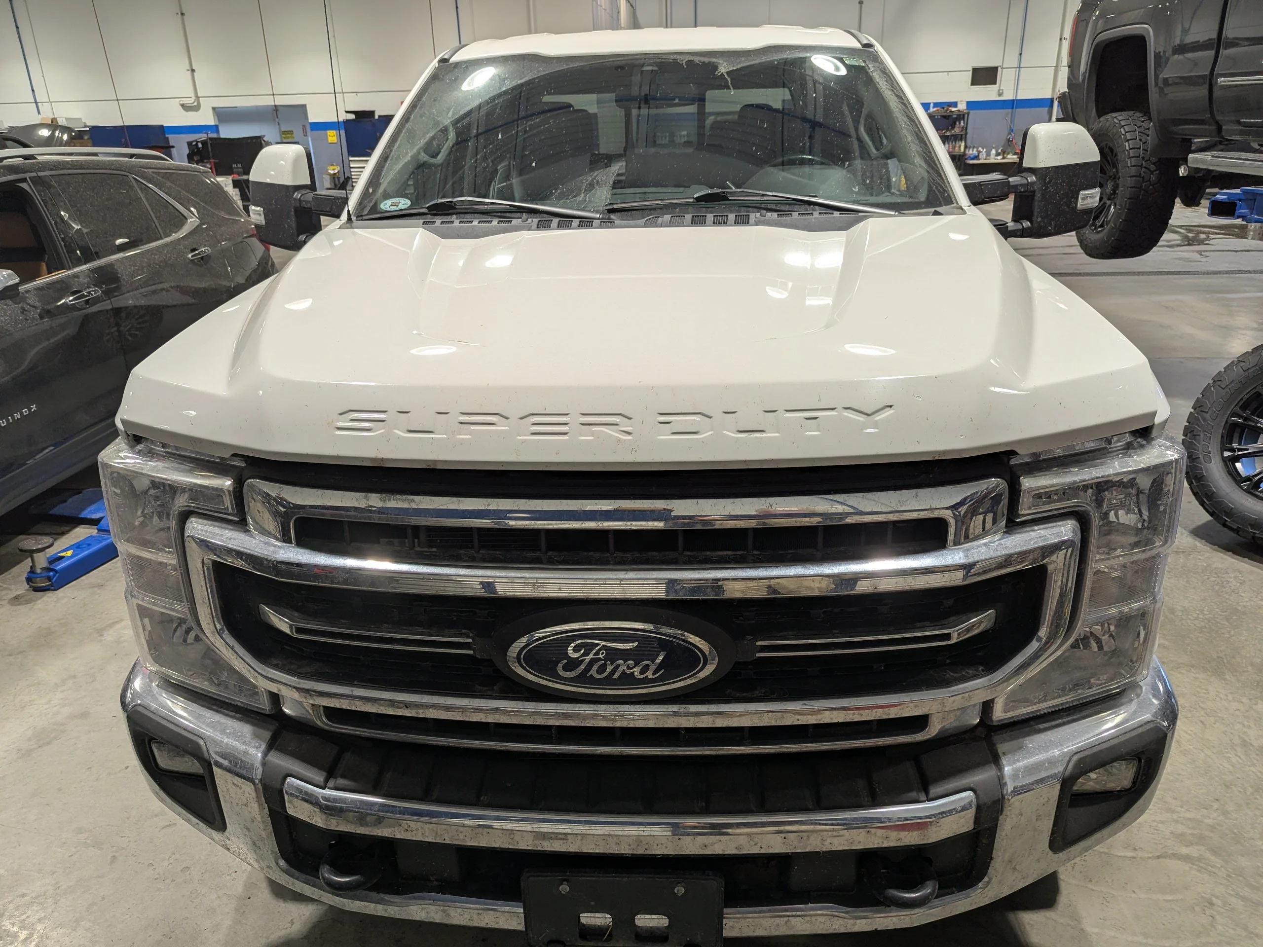 Used 2021  Ford LARIAT image 2