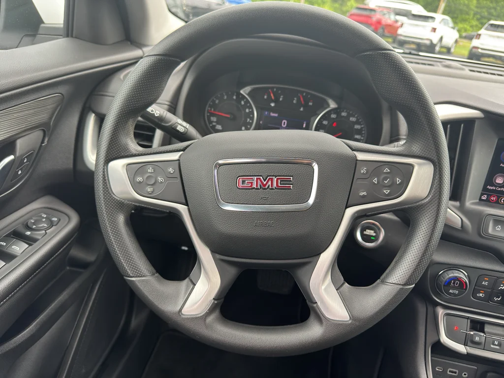 Used 2022 Summit White GMC SLE image 19
