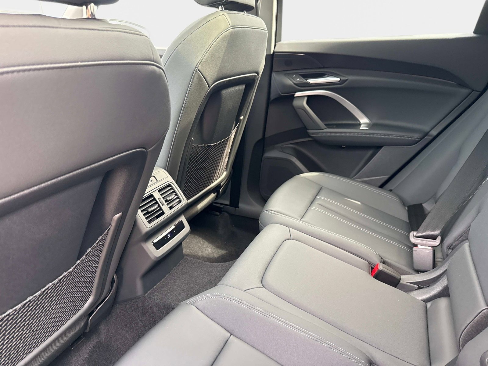 New 2026 Daytona Gray Pearl Effect Audi Premium image 13