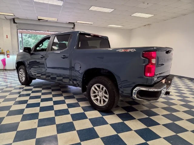 Used 2024 Lakeshore Blue Metallic Chevrolet LT (2FL) image 5