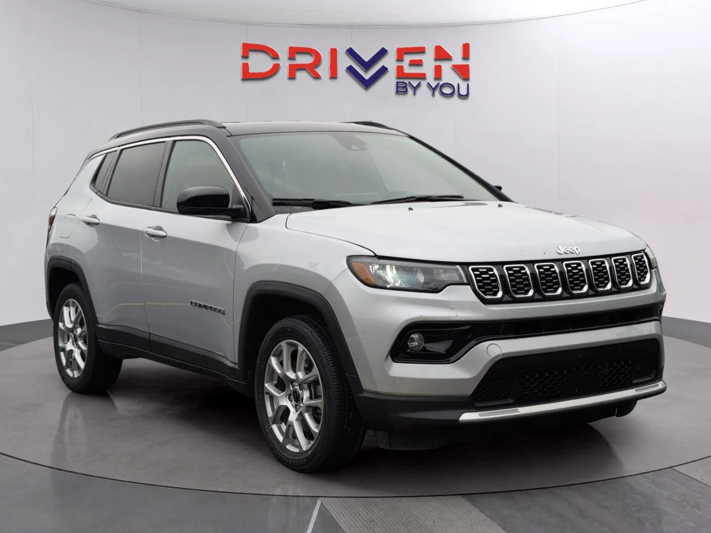 Used 2025 Silver Zynith Metallic Clearcoat Jeep Limited image 7