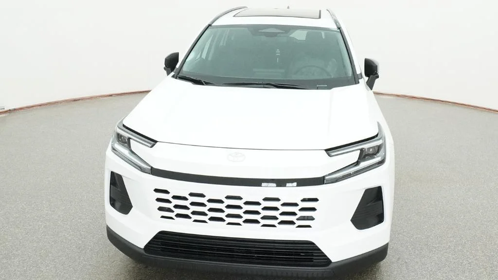 New 2026 Ice Cap Toyota XLE Premium image 6