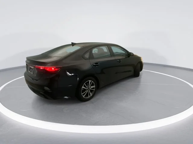 Used 2023 Black Kia LXS image 6