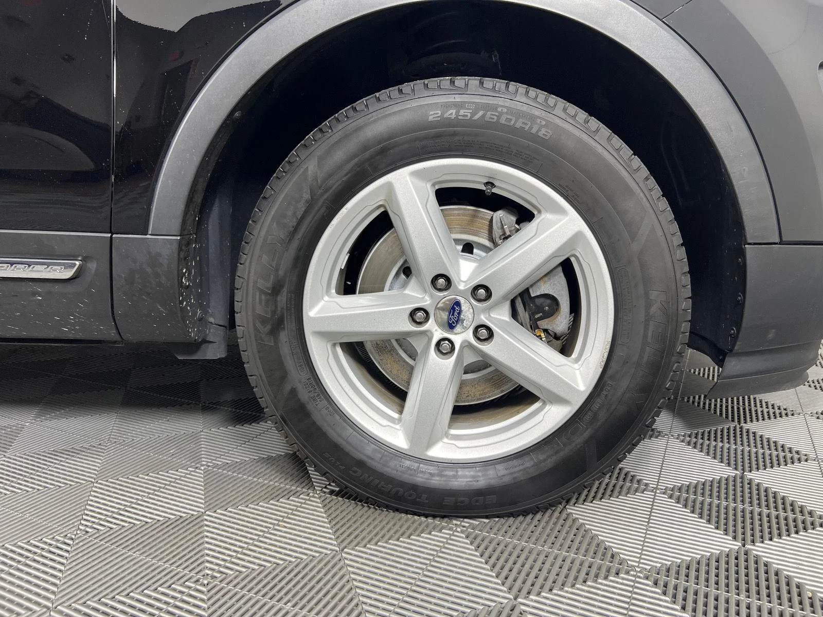 Used 2017 Shadow Black Ford XLT image 13