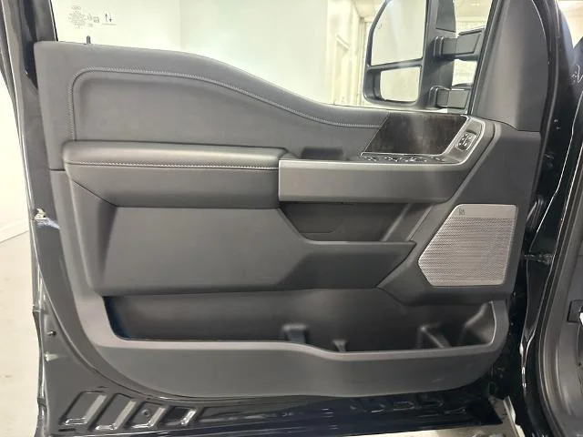 New 2026 Agate Black Metallic Ford F-250® Lariat® image 28
