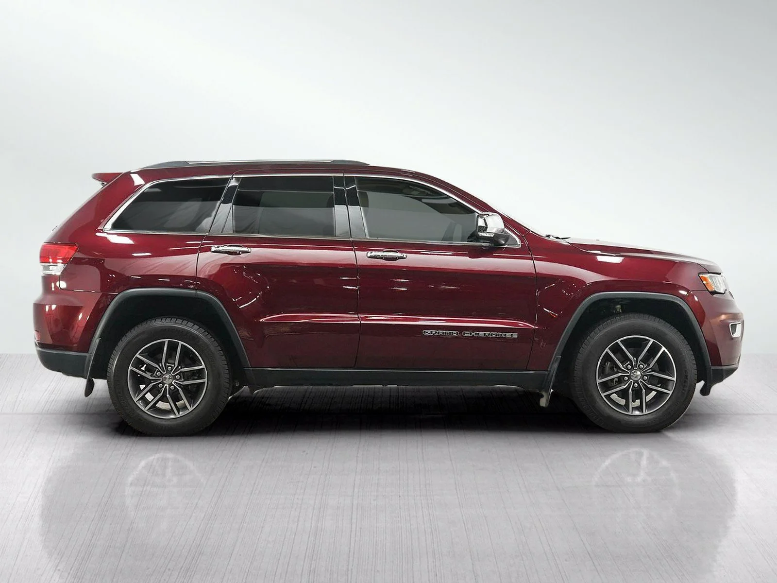 Used 2017 Velvet Red Pearlcoat Jeep Limited image 6