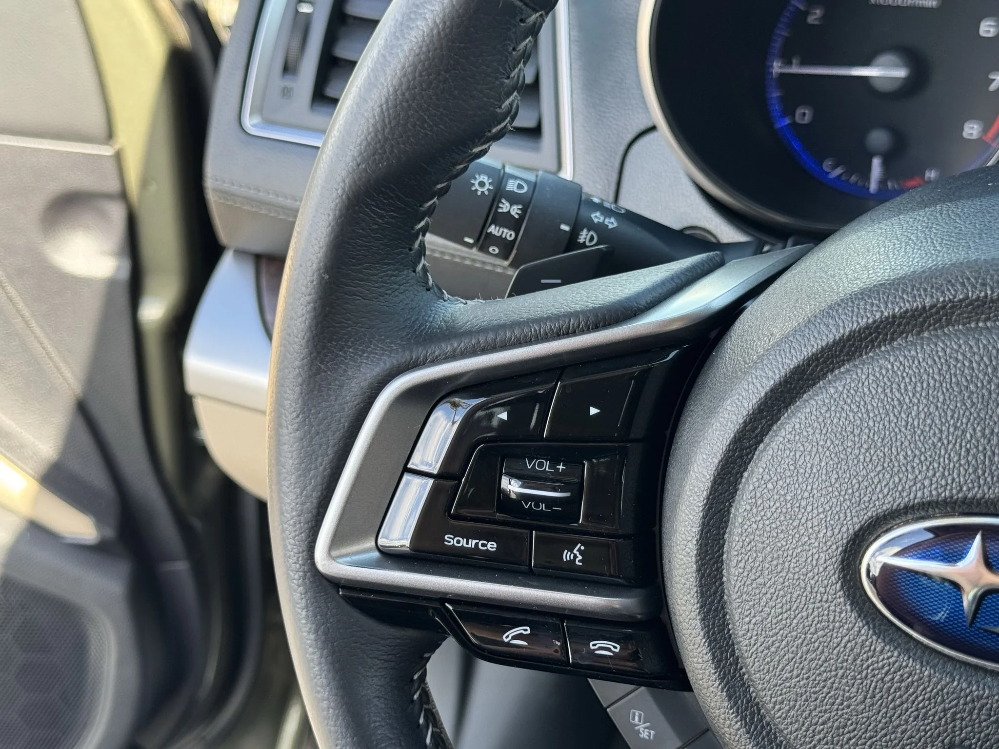 Used 2018 Wilderness Green Metallic Subaru Limited image 17