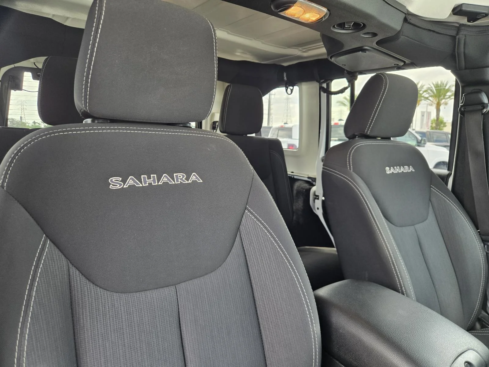 Used 2018 Bright White Clearcoat Jeep Sahara 4x4 image 27