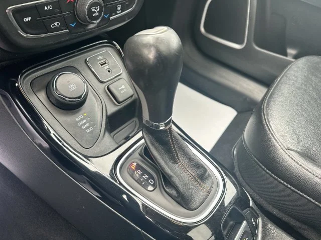 Used 2018 Gray Jeep Limited image 23