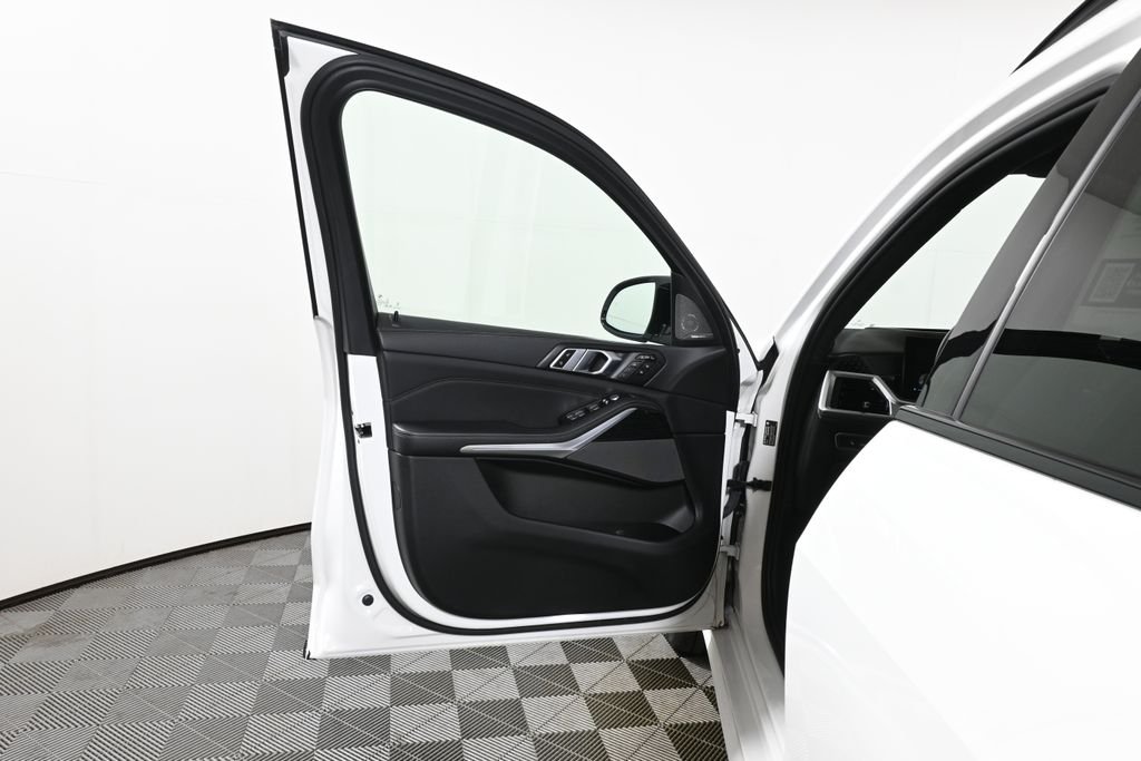 Certified Used 2024 Alpine White BMW M60i image 23