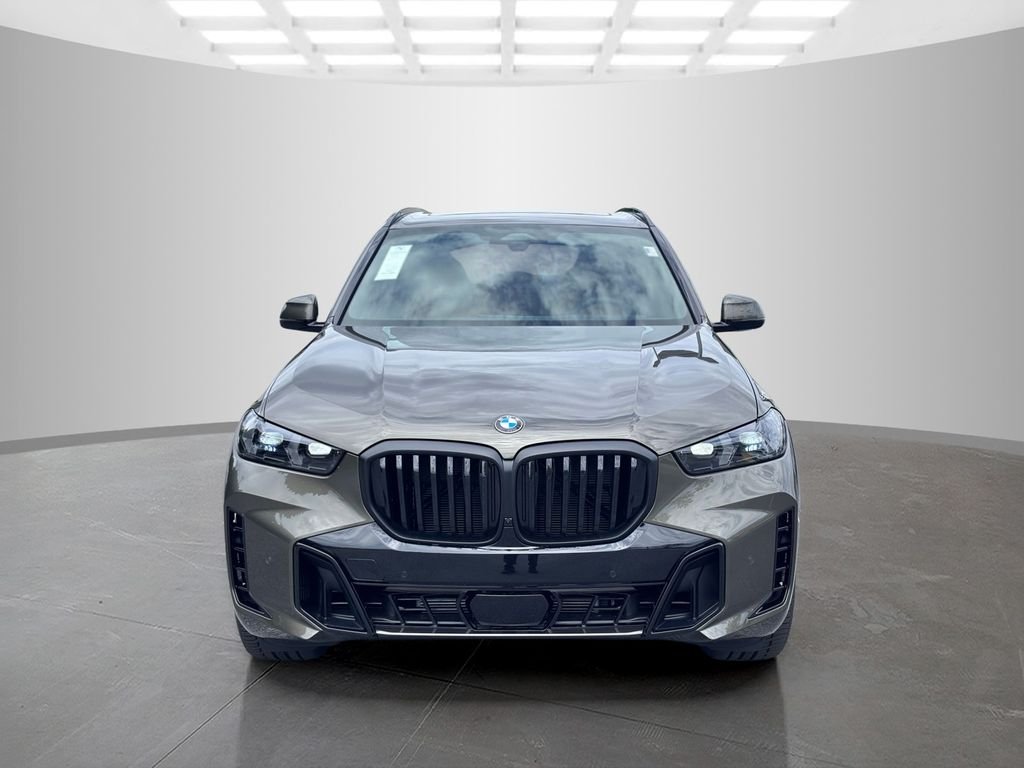 New 2026 Manhattan Green Metallic BMW sDrive40i image 2