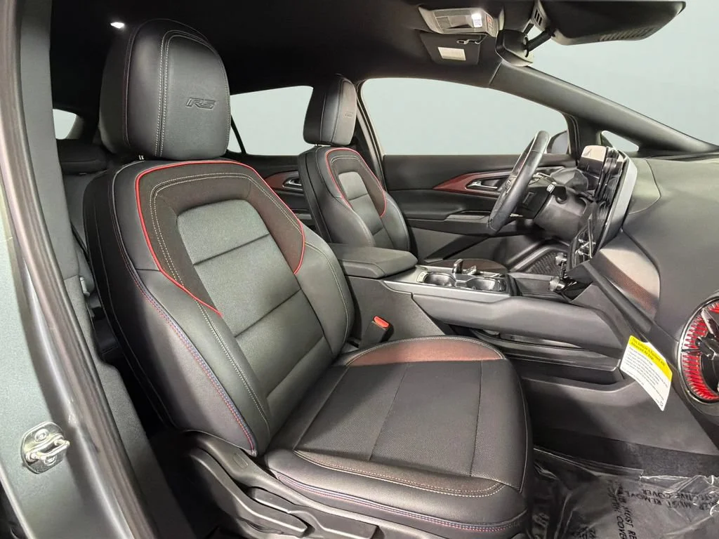 2024 Chevrolet Equinox EV RS - Photo 33