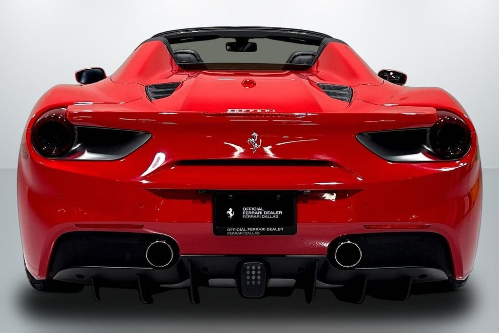 Used 2018  Ferrari  image 6