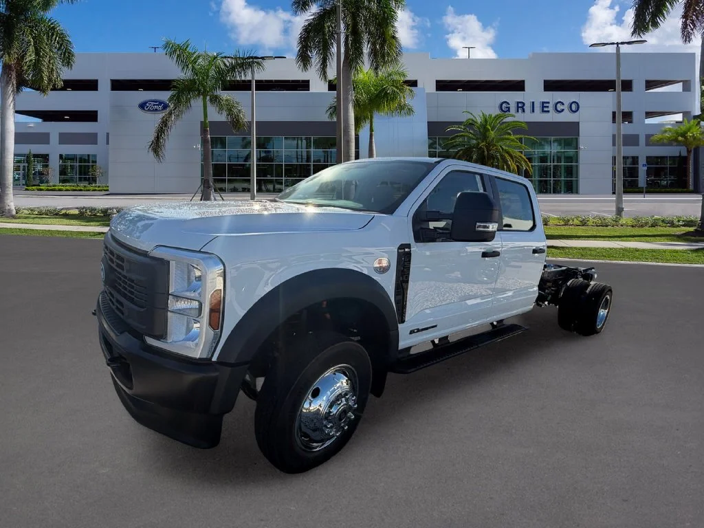 New 2027 White Ford XL image 3