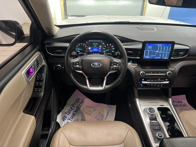 Used 2020 White Ford Limited image 27