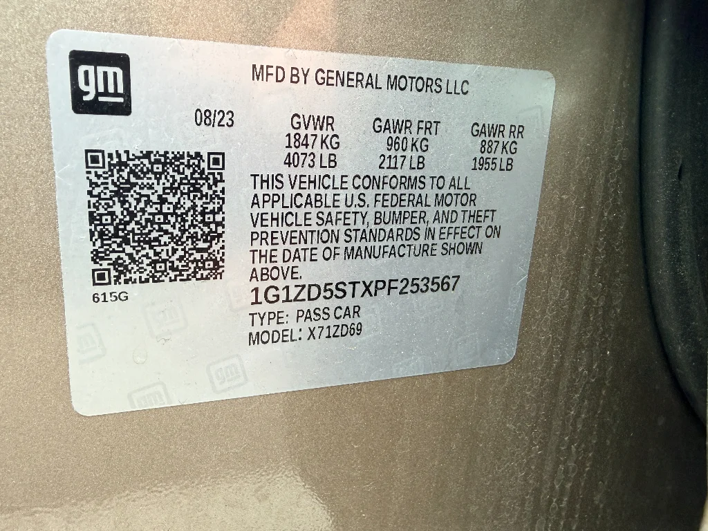 Used 2023 Gray Metallic Chevrolet LT image 31